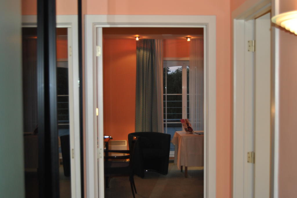 Sint-Pieters-Leeuw Greenpark Hotel מראה חיצוני תמונה
