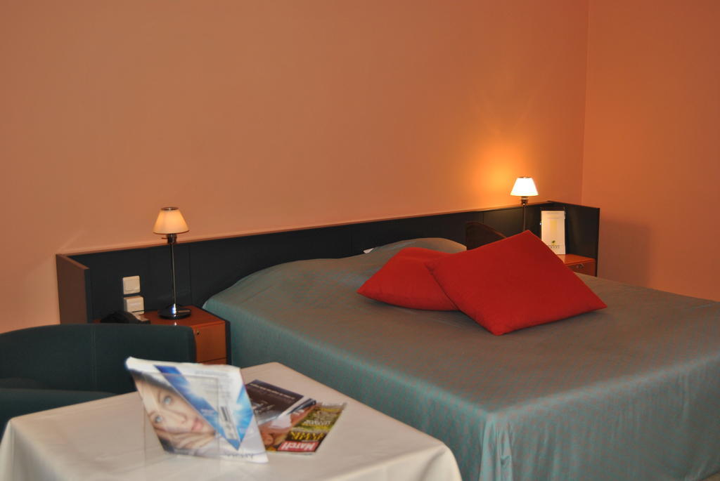 Sint-Pieters-Leeuw Greenpark Hotel חדר תמונה